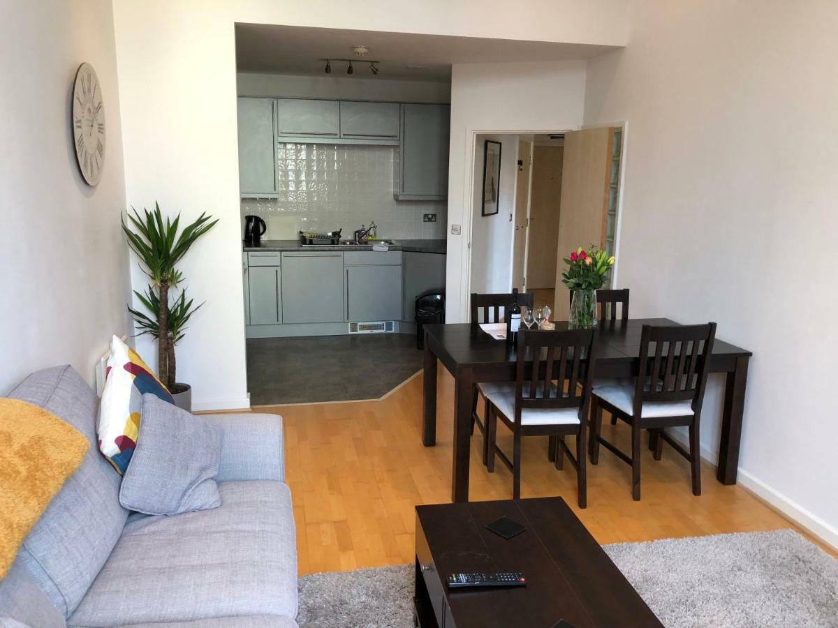 Stylish City Centre Apartment Cardiff Buitenkant foto