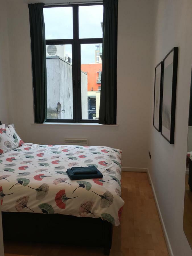 Stylish City Centre Apartment Cardiff Buitenkant foto