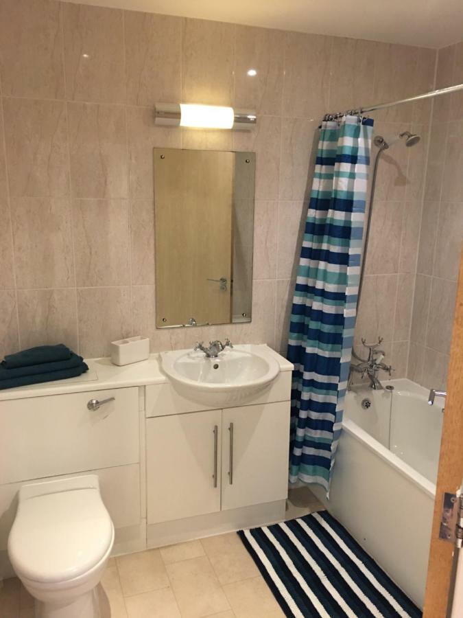 Stylish City Centre Apartment Cardiff Buitenkant foto