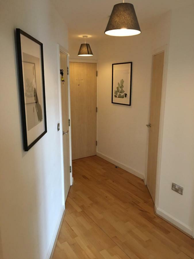 Stylish City Centre Apartment Cardiff Buitenkant foto