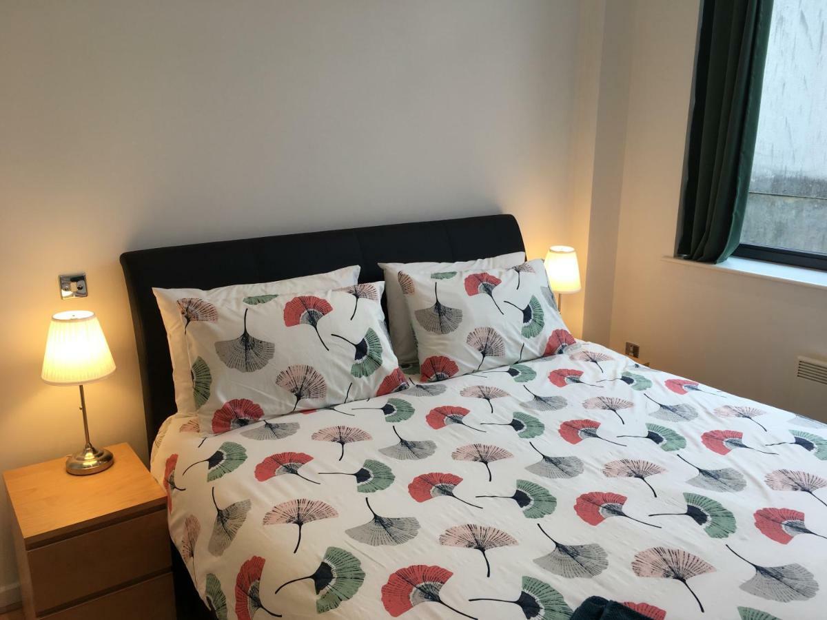 Stylish City Centre Apartment Cardiff Buitenkant foto